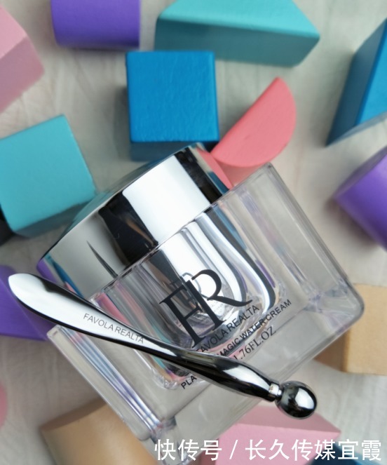 保湿|热门面霜推荐:美白抗氧化保湿补水修复,促进血液循环,紧致肌肤