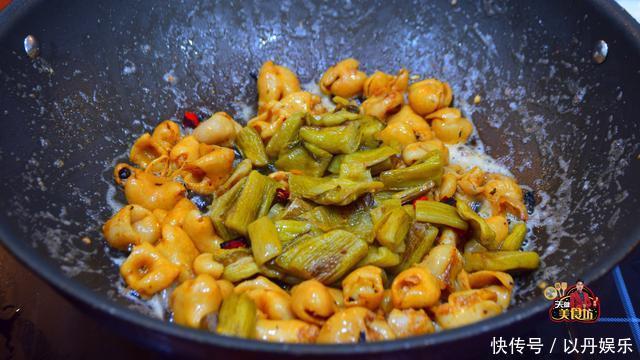 饭店卖138元一份，猪大肠吃出新花样，连配菜很多人都没见过！