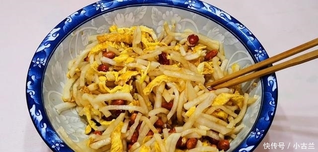 谁说补身得花大价钱?入冬萝卜如此吃,营养不比鱼肉差