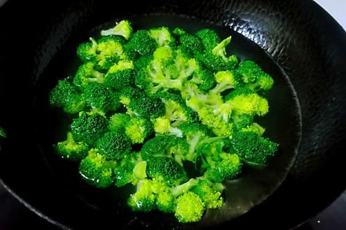 好吃|4道夏日减脂必备瘦身菜，低脂低卡营养高，简单易学，好吃不长胖