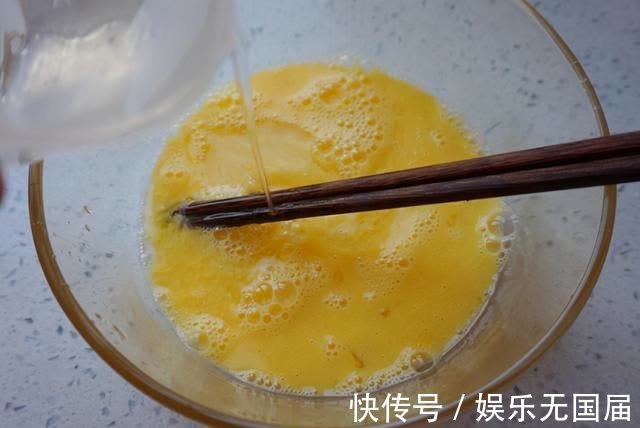 蛋羹|蒸鸡蛋羹，加水直接上锅蒸是大忌！牢记“4忌”，蛋羹比豆花还嫩