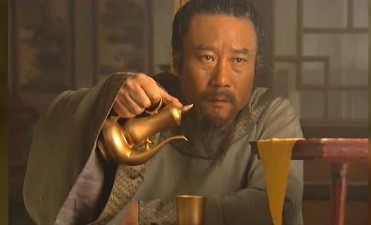  充满|水浒中两位大笑而死的好汉，一位笑得潇洒坦然，一位笑得充满无奈