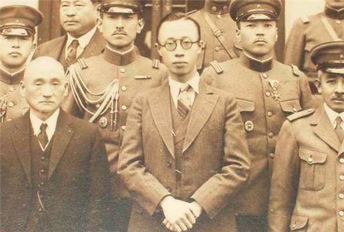 清朝|清朝已灭亡，溥仪已退位，为何满清遗老还要争着把女儿嫁给溥仪？