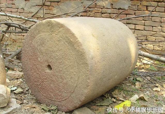 为什么这么多小贩去农村，收购磨盘石磙？内行人告诉你有多值钱