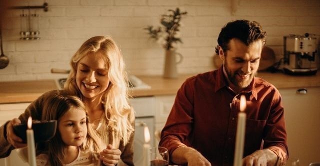 大脑|这个游戏很多父母陪孩子玩过,看似其乐融融,对孩子却是种折磨!