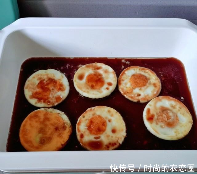 蒜香糖醋荷包蛋,酸甜鲜香,很好吃