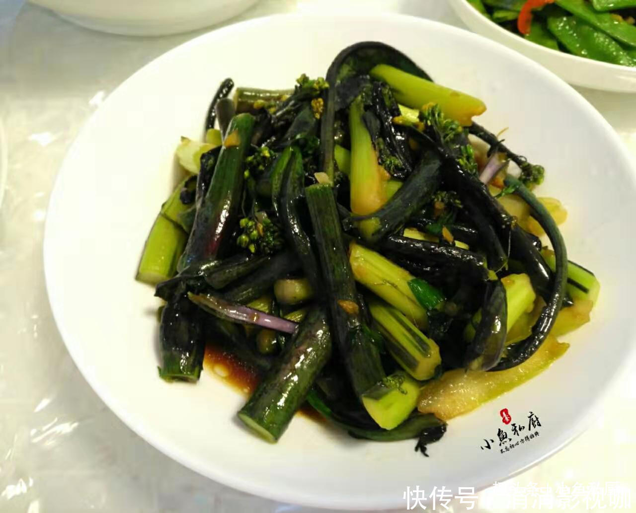  一家人|晒晒我家年夜饭，我和老妈一起做了满满一桌菜，一家人吃嗨了