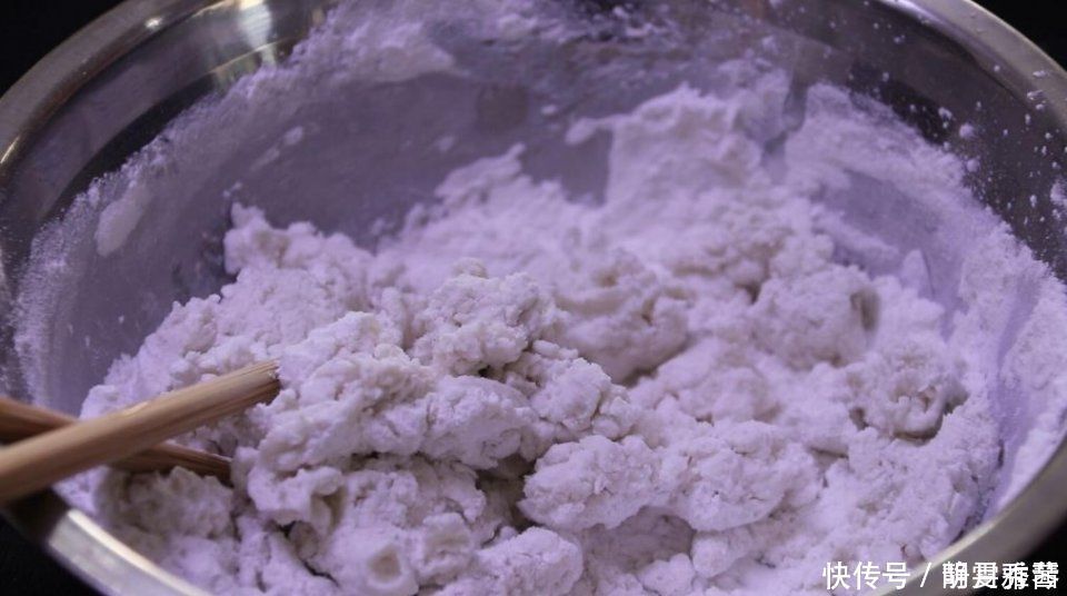 白糖和糯米粉还能这么吃，第一次吃就吃上瘾了，外酥里糯