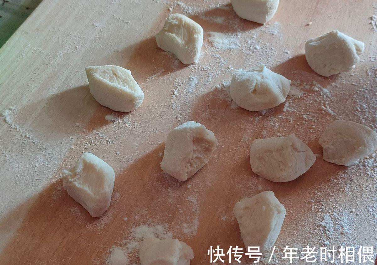 牛肉水饺|牛肉水饺好吃有窍门,教你调馅,做出来又香又嫩,咬一口直爆汁