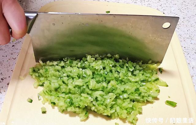 饺子|夏天，用它包饺子，比韭菜豆角鲜，再贵也要吃，我家一周吃4次