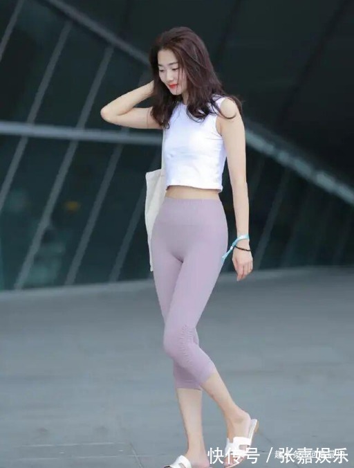 版型 蛮腰长腿的打底裤美女,尽显凹凸版玲珑曲线!