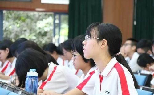 重点班的“凤尾”, 终极都考上什么大学? 结果可能和你想的不一样