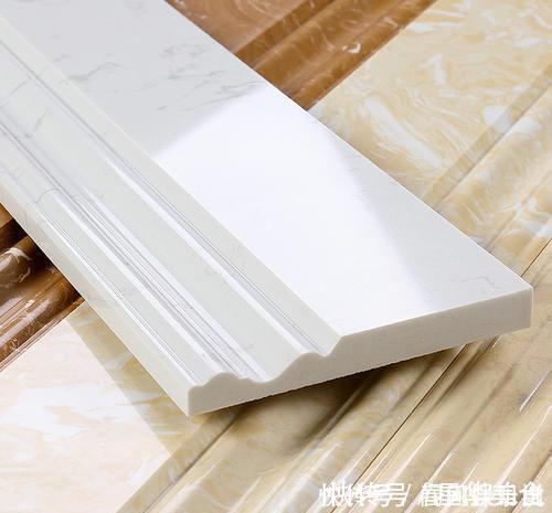 瓷砖|家里装修用哪种踢脚线好？听老师傅的分析，才知我家选错材料了