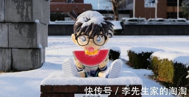 西瓜|雪后的柯南小镇,柯南大雪天吃西瓜,阿笠博士的爱车都被雪覆盖了