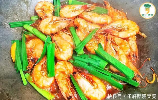 春节待客,寓意“红红火火”的油焖大虾,红亮喜庆,酥嫩美味