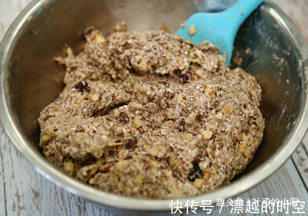 半斤燕麦,两根香蕉,做一堆吃5天,春天踏青边走边吃越嚼越香!