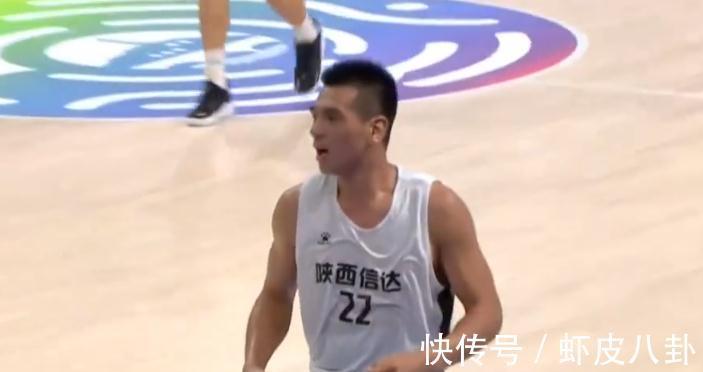 東道主|爆冷！北京男籃不敵陜西隊(duì)，天才曾凡博傷退，解立彬場(chǎng)邊怒吼