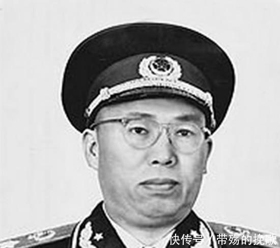 停马|此人突围,没费一枪一弹,伪军见着点头哈腰招呼太君停马歇歇!