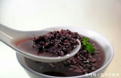 配上|黑米配上它,大肚子没了,气色好了!女人不想满脸皱纹,可以试试