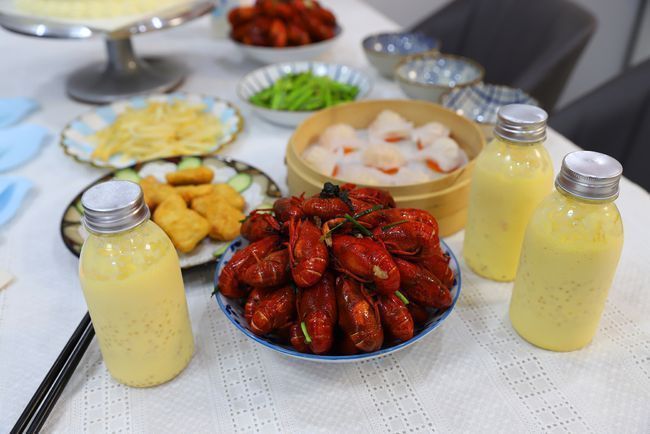 孩子过生日,妈妈花一小时搞定一桌菜,网友:精致丰盛不浪费