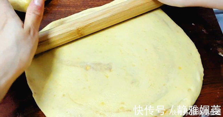 面团|玉米面倒进开水锅里,瞬间变美食,一周吃6次都嫌少,营养又解馋