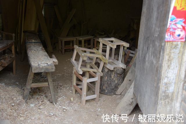 墨斗&名叫李根的82岁老木匠,一天精工制作两个小方凳,坐在家里就卖完