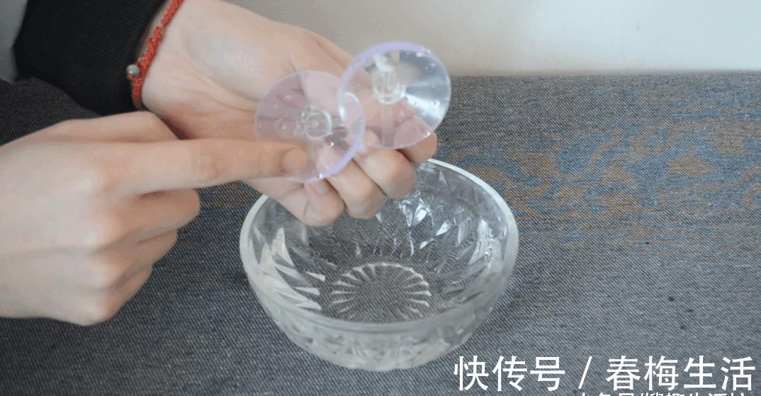 吸盘挂钩老是掉 教你一个简单绝招, 挂几十斤都很牢固, 太实用了