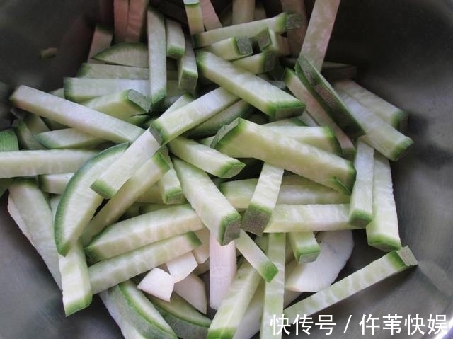 白酒|70岁老妈腌萝卜干原来这么简单,又脆又鲜真好吃,一年也不坏