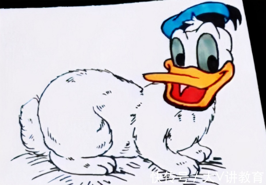 小猫#美术生画到一半不耐烦,画风逐渐任性洒脱,原谅我看后笑出鹅叫