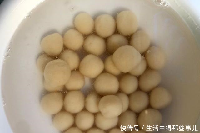 这甜品,女儿隔三差五就馋它,软糯香甜,学会了再也不用出去买