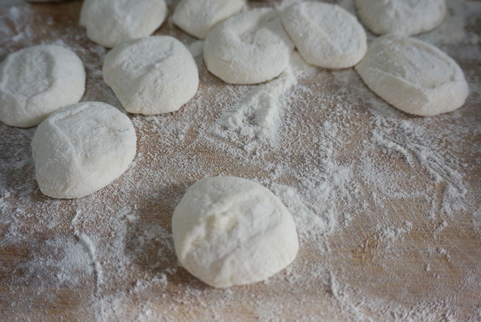 馅不流汤|这个馅饼百吃不厌,皮不发硬,馅不流汤,方法简单没得说!