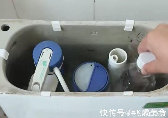 家里剩的肥皂头，放在塑料瓶里效果太好了，一年能省好多