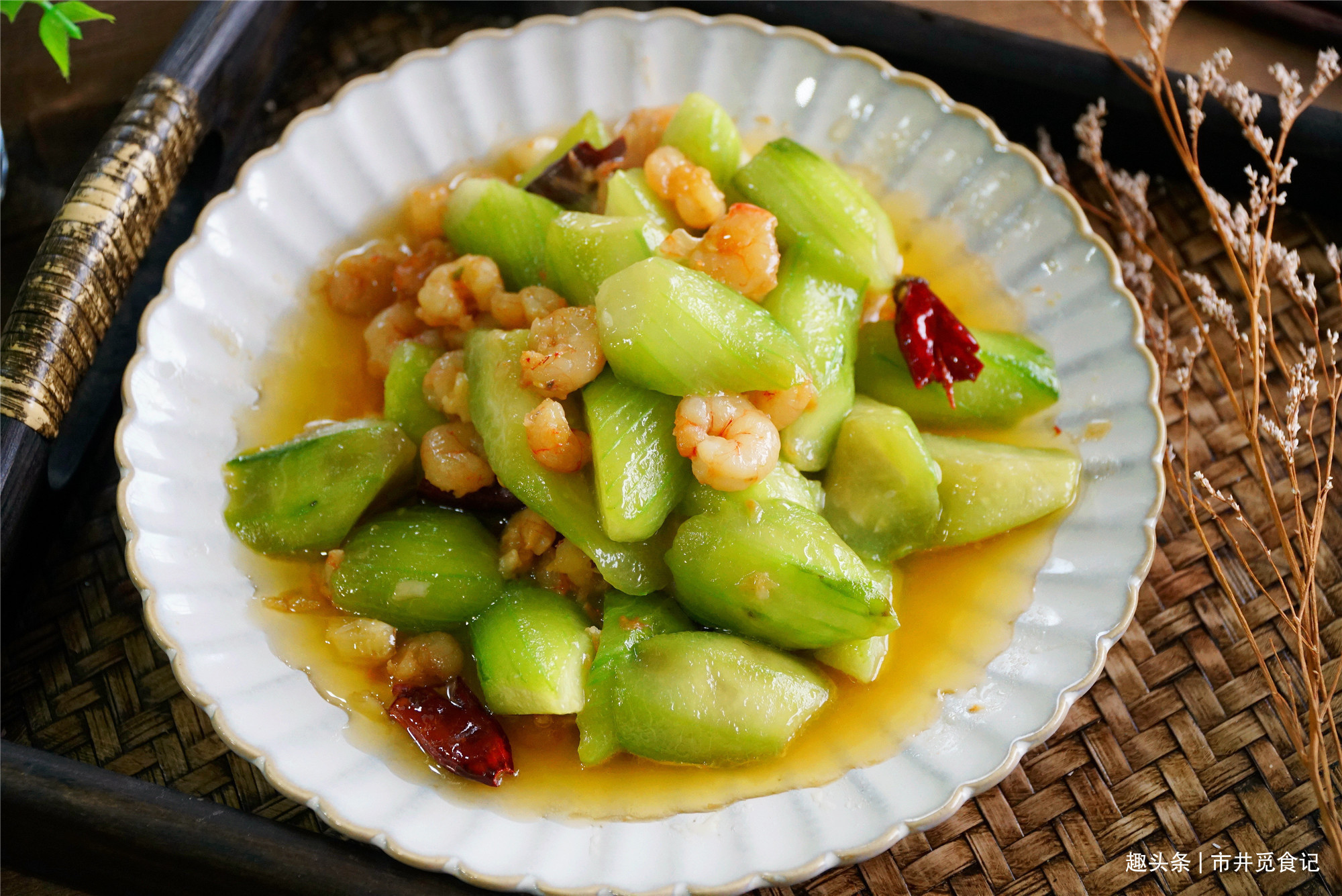 退休老两口,盛夏爱吃的8道家常菜,讲究营养搭配,懂吃更健康