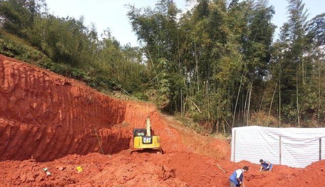 开山|70后老夫妻合伙开山,40万为孩子建独一无二的2层婚房,牛!