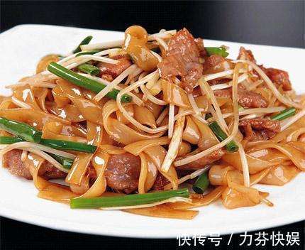 蛋清淀粉|一份完美的干炒牛河，焦香黄亮，牛肉鲜嫩多汁，太好吃了！