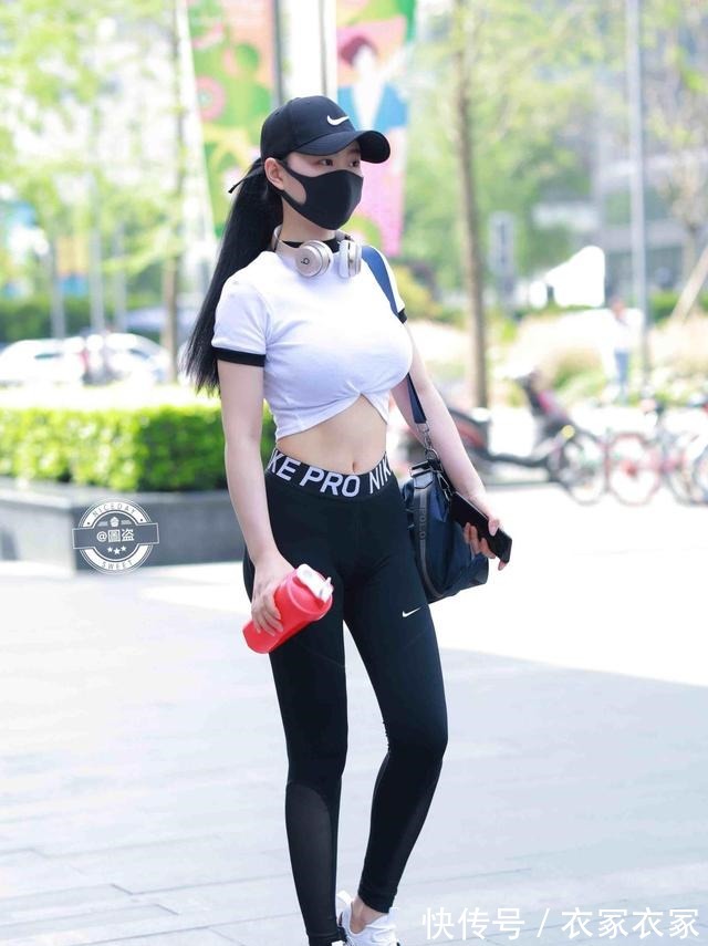 穿搭 打底裤的穿搭示范,简单个性又舒适,会怎样!