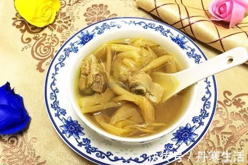 香菇肉片汤|失眠最怕这个菜，农村很常见，隔三岔五吃一次，睡眠好一觉到天亮