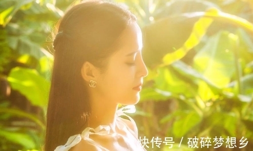 赋九张机|清愁寂寂同谁诉，红楼怅望云烟起；两赋九张机，纸长墨浅书难递