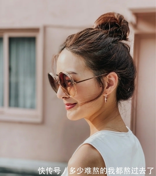 马尾|根据脸型选择发型,高丸子头利落显精神,这一款发型很是优雅温柔