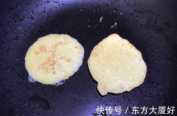 小米别再煮粥了,教你这个新吃法,加1个鸡蛋,好吃解馋