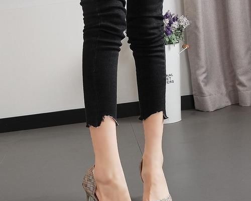 身材高挑 个子不高的女人只需一双高跟鞋,让你分分钟变成大长细腿