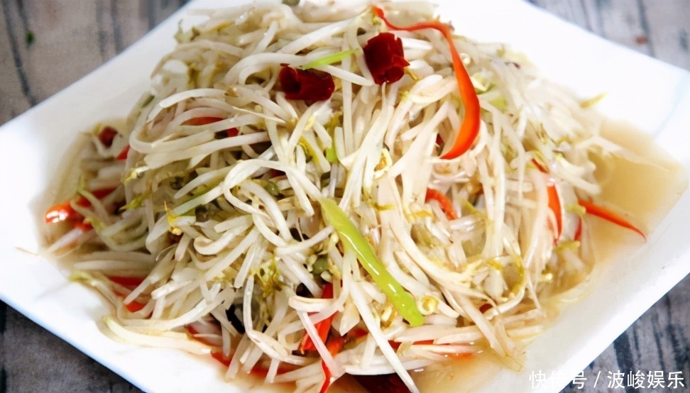 酸辣开胃绿豆芽,给多少肉都不换,解馋美味而且贼拉下饭