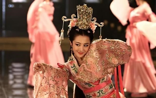 农民起义|当上宰相后，此人提出要迎娶皇后，吓得皇后赶紧拿女儿替代自己