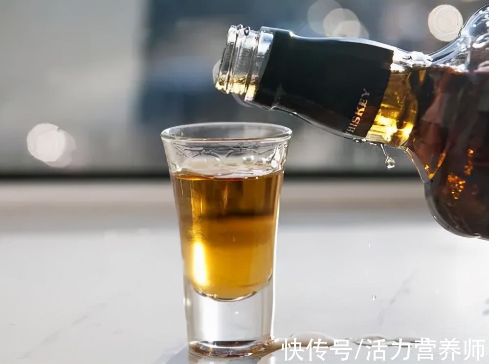 油炸|高血压人群保护健康，一律少吃这5类食物，无论哪一种危害都很大