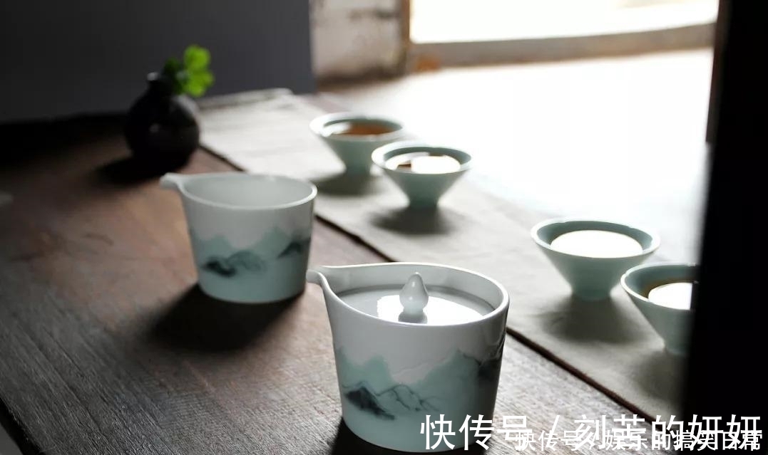 故都的秋#五首最美茶诗：茶香馥郁环绕，品茶亦如品人生