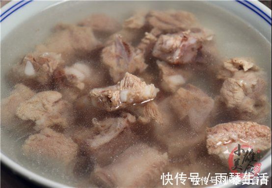 肉质|排骨不管怎么吃，切记别直接焯水，多加这2步，排骨不腥也不柴