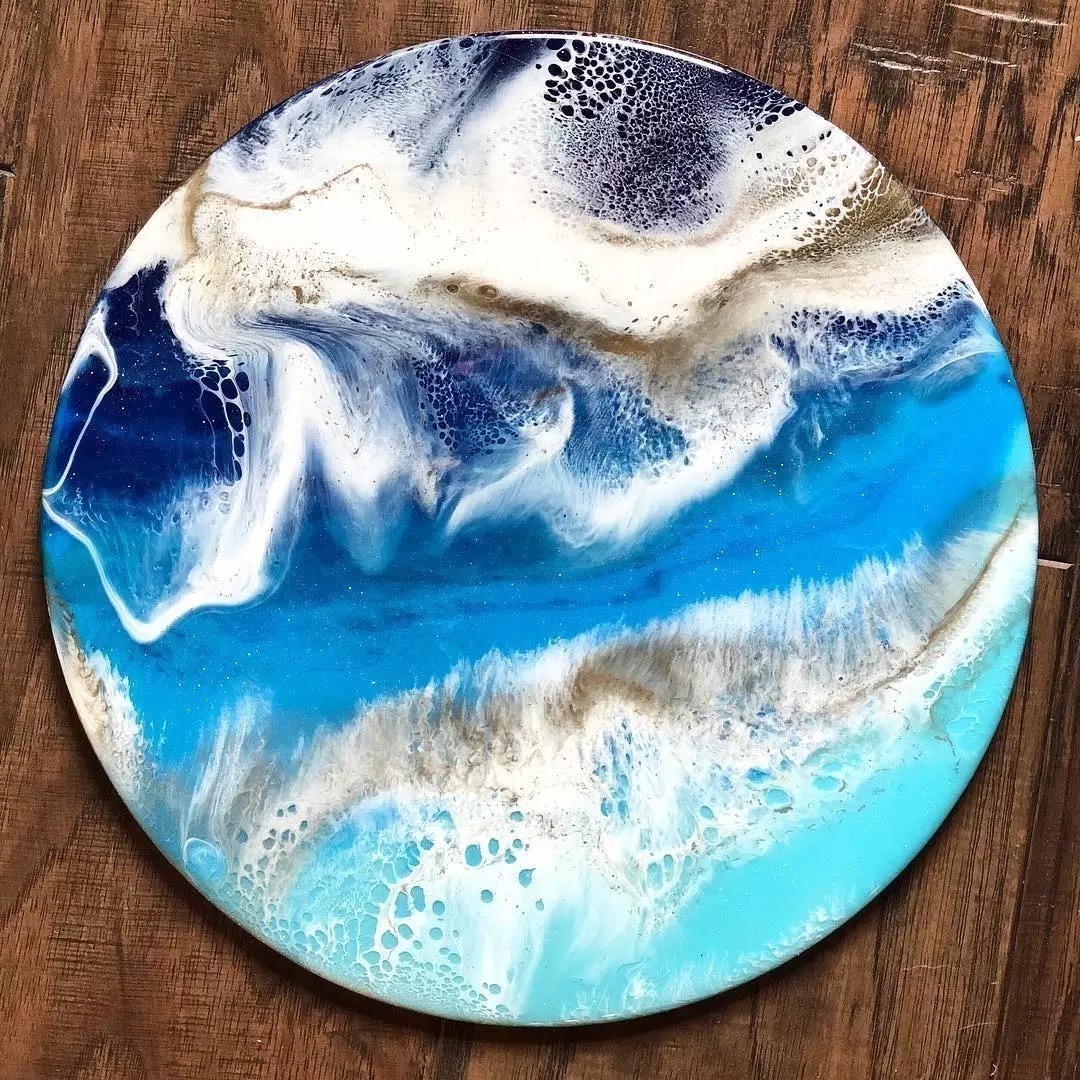 流動性$從沒學過美術的她,用簡單粗暴技法畫畫,讓她成為了百萬富豪