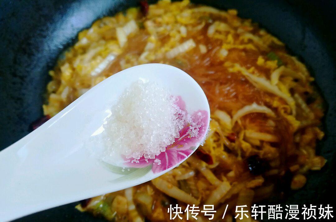 清肠|炎热酷暑,这菜遇见别错过,简单炒一盘,爽口解腻,刮油清肠