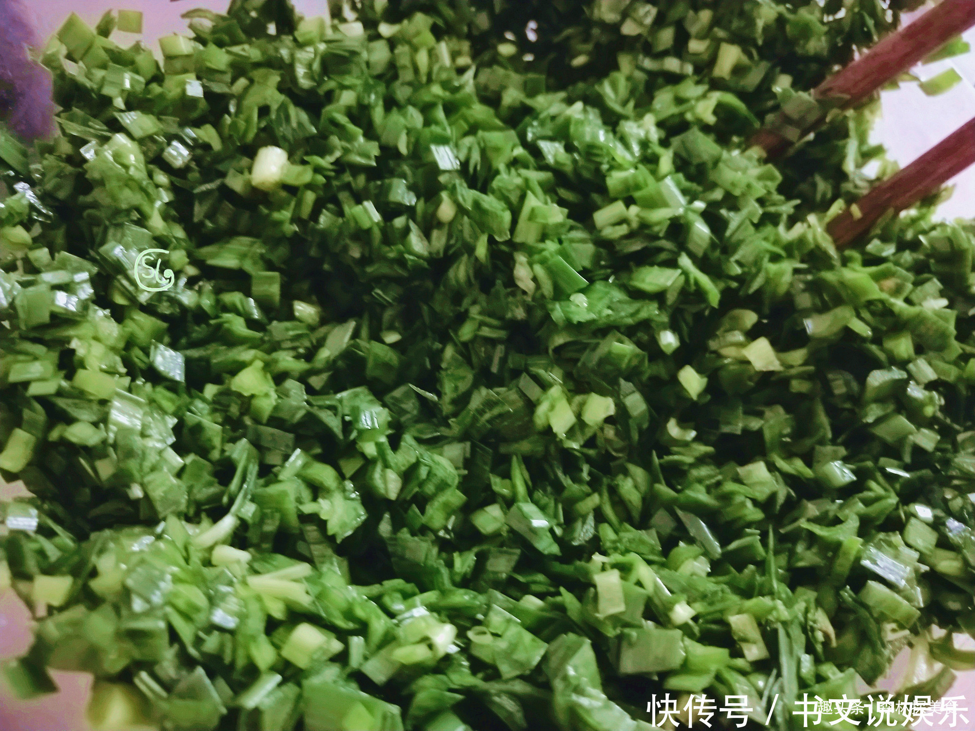 做韭菜盒子,记住两点,饼皮柔软不破皮,馅料不出水,放凉也不硬