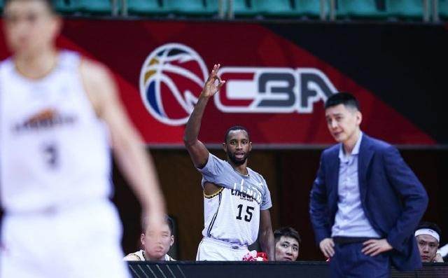 半场|辽宁男篮大胜深圳男篮！杨鸣赛后总结惹众怒，他还是太嫩了